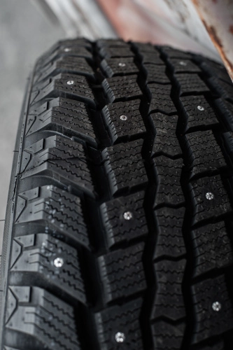 фото протектора и шины Ice Blazer WST2 LT Шина Sailun Ice Blazer WST2 LT 255/70 R18 113S
