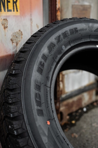 фото протектора и шины Ice Blazer WST2 LT Шина Sailun Ice Blazer WST2 LT 255/70 R18 113S