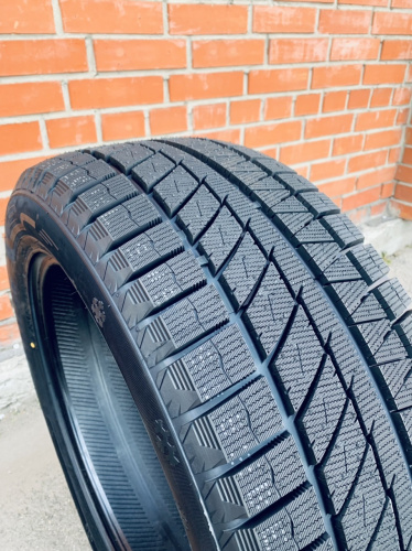 фото протектора и шины Ice Blazer Arctic EVO Шина Sailun Ice Blazer Arctic EVO 225/55 R18 102H