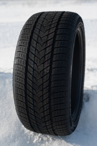 фото протектора и шины WINTERHAWKE II Шина ZMAX WINTERHAWKE II 275/45 R21 110H