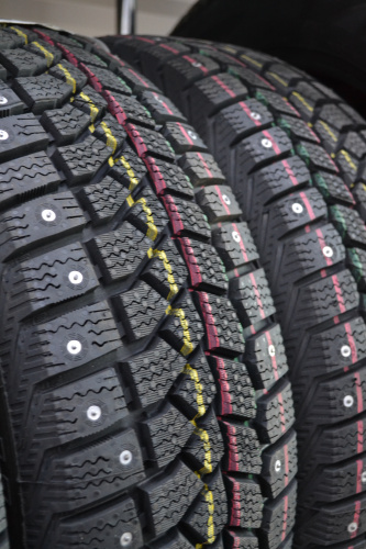 фото протектора и шины Brina Nordico V-522 Шина Viatti Brina Nordico V-522 215/55 R17 94T